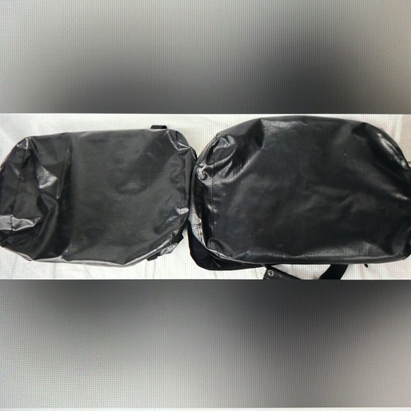 Pair of Levi’s duffle bags NWT - Picture 5 of 10